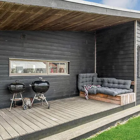 Two-bedroom In Holiday home *